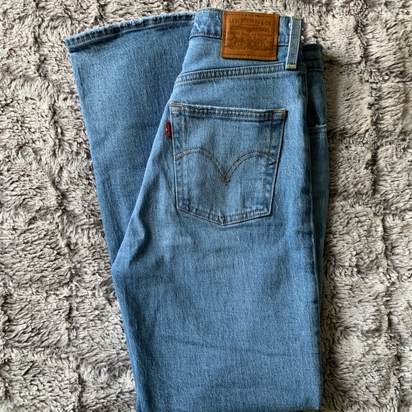 Levi's Ribcage High Rise Blue Jeans - Picture 2 of 6